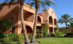 Отель Charmillion Gardens Aqua Park 5*