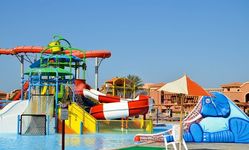 Отель Charmillion Gardens Aqua Park 5*