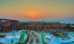 Отель Charmillion Gardens Aqua Park 5*