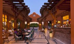 Отель Charmillion Gardens Aqua Park 5*