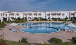 Отель Continental Plaza Beach 5*