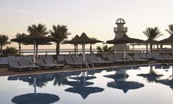 Отель Coral Sea Holiday 5*