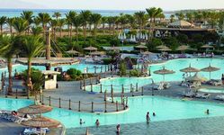 Отель Coral Sea Water World 5*