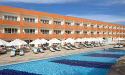 Отель Amwaj Oyoun Hotel & Resort 5*